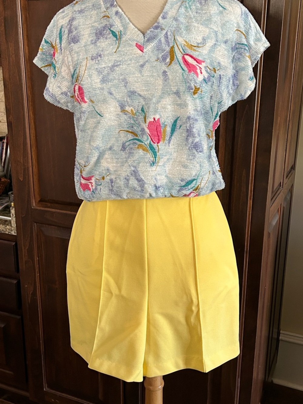 1980’s Sz S RRRRUSS Yellow 100% Polyester Elastic Waist Bermuda Short